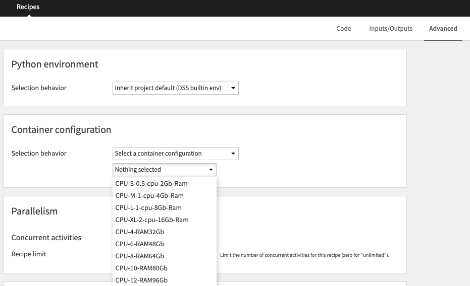 Dataiku screenshot of the container configuration selection behavior dropdown.